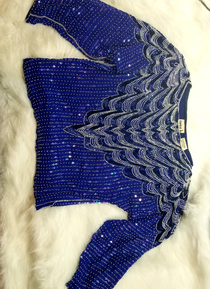 VINTAGE SWEE LO WOMENS SEQUENCED AND BEADS  ROAYAL